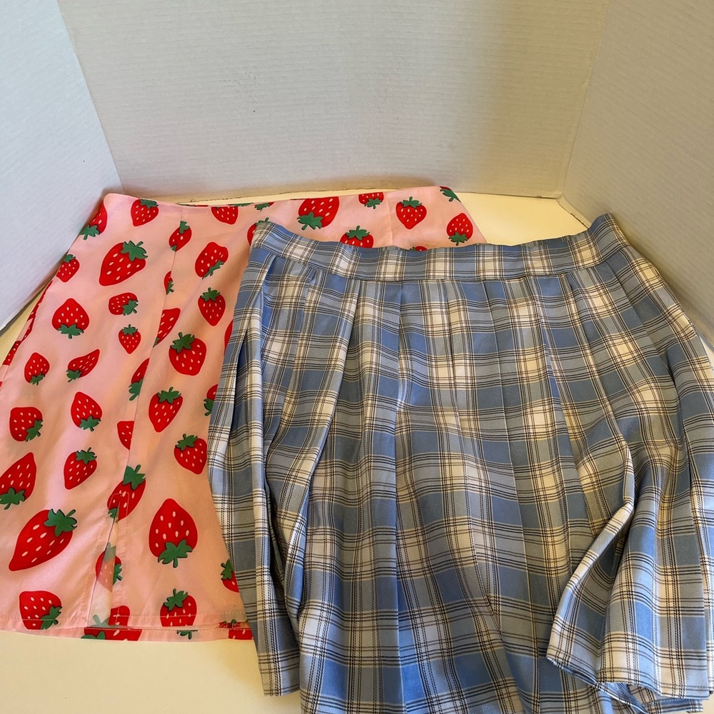 Two Shein skirts size L